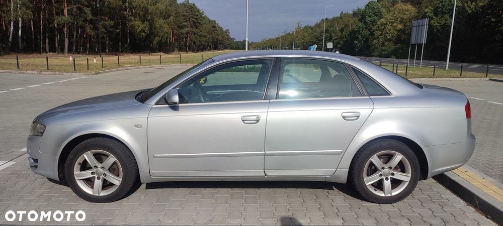 Audi A4 Limousine - 4