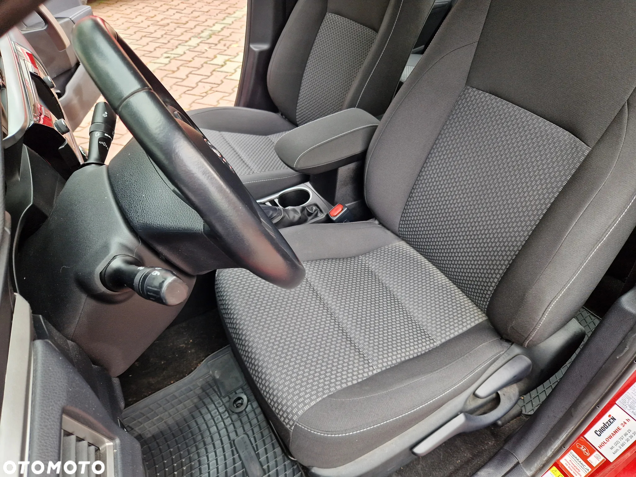 Toyota Corolla 1.6 Premium + - 21