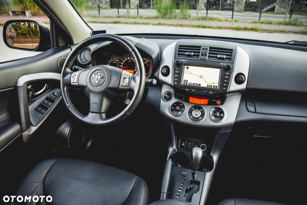 Toyota RAV4 2.0 VVT-i Sol - 31
