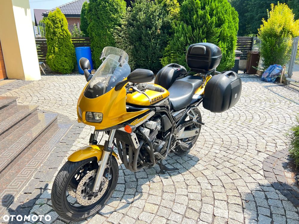 Yamaha FZS - 9