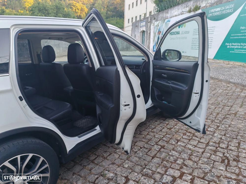 Mitsubishi Outlander 2.2 DI-D Instyle Navi - 12