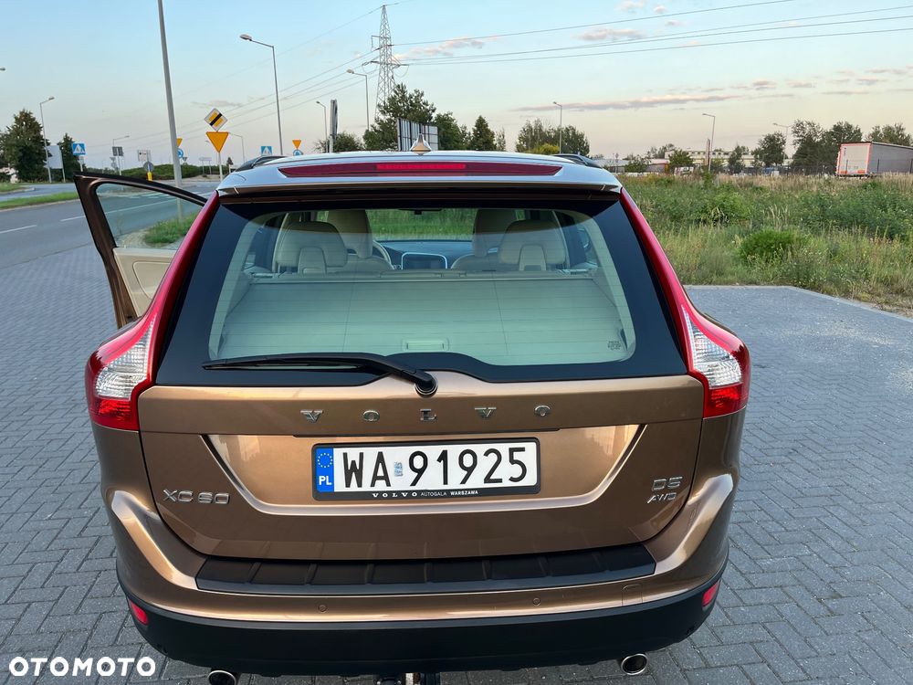 Volvo XC 60 D5 AWD Momentum - 6