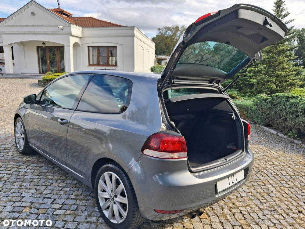 Volkswagen Golf 2.0 TDI DPF Highline - 23