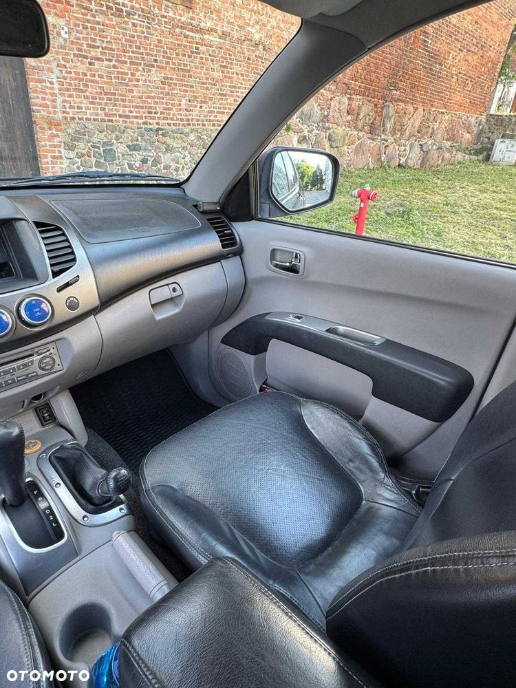 Mitsubishi L200 - 4