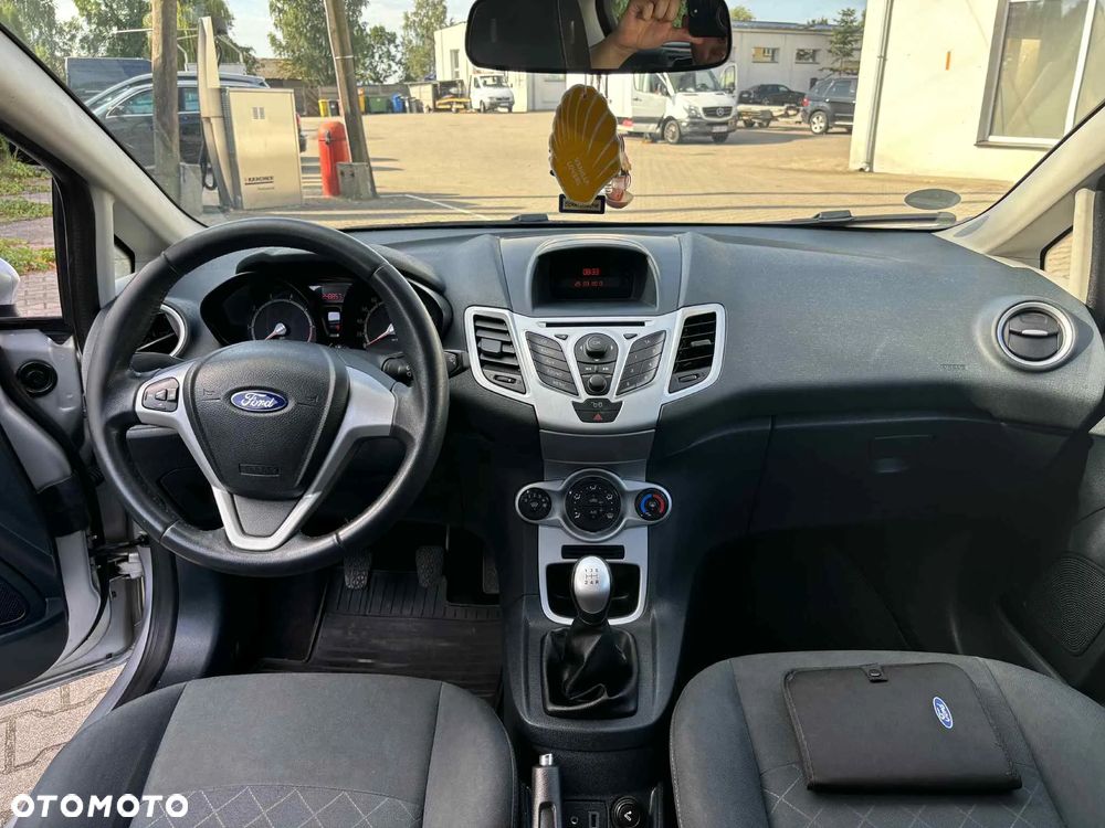 Ford Fiesta - 10