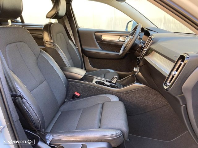 Volvo XC 40 T5 Twin Engine DKG Momentum Pro - 36
