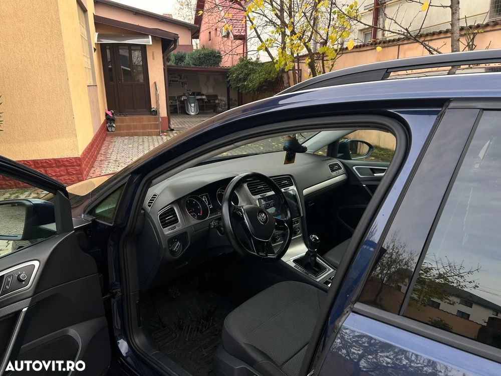 Volkswagen Golf 1.6 TDI DPF BlueMotion Technology Comfortline - 21