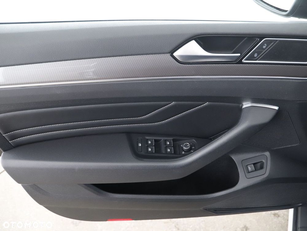 Volkswagen Passat Alltrack 2.0 TSI 4Mot DSG - 23