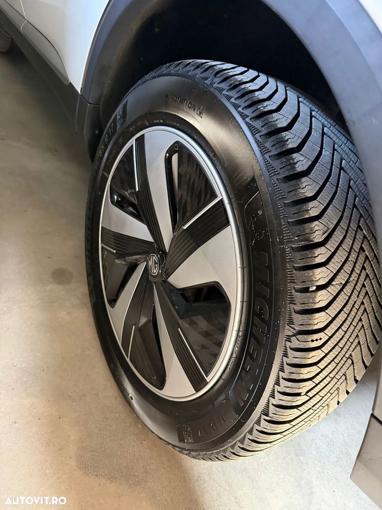 MG ZS EV Standard Luxury - 5