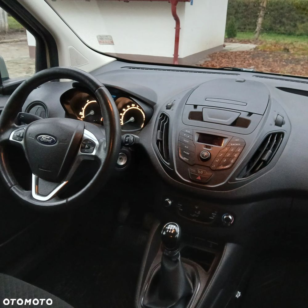 Ford Tourneo Courier 1.6 TDCi Titanium - 13