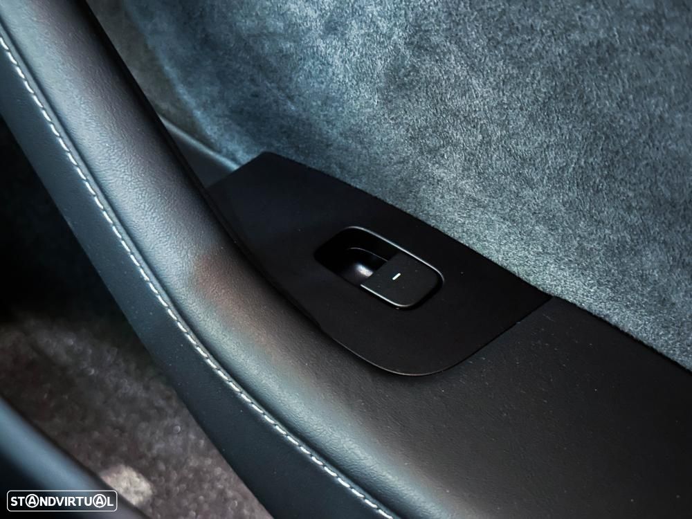 Tesla Model Y Performance Dual Motor AWD — fotografia 28