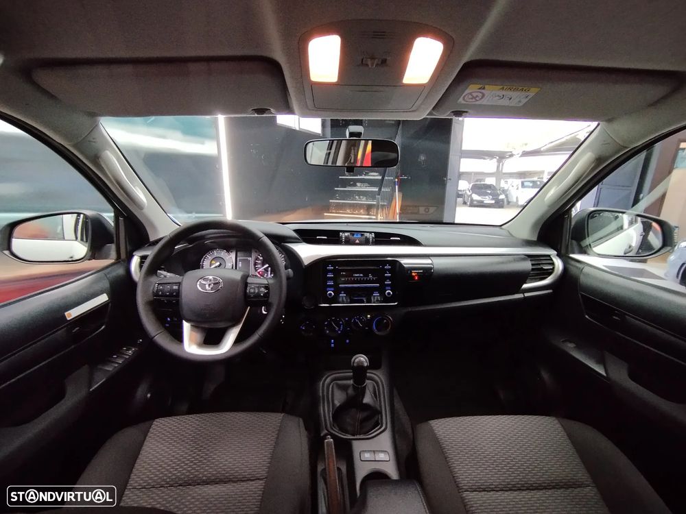 Toyota Hilux 2.4 D-4D 4WD CD CM - 10