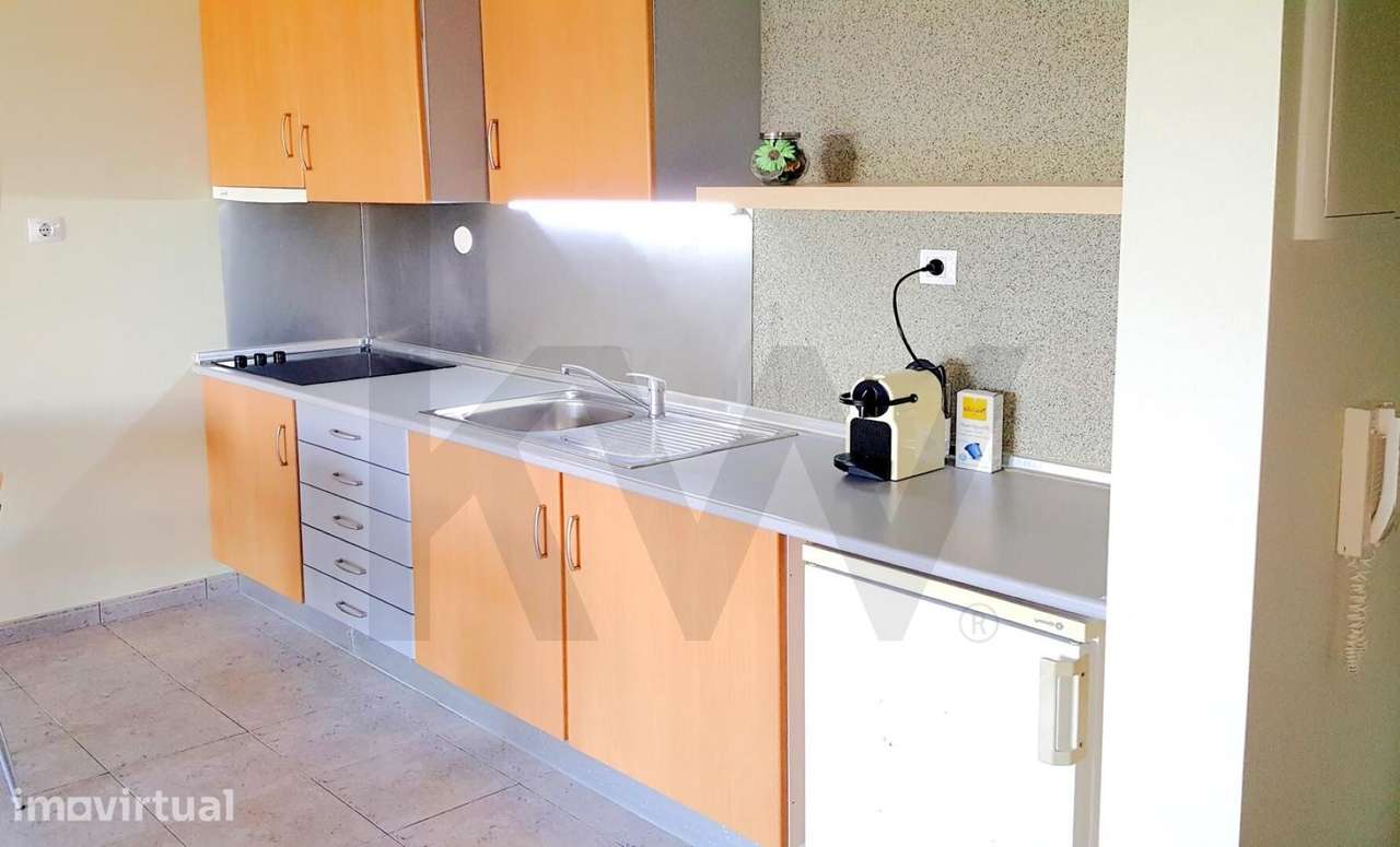 Apartamento T1, Condomínio Com Piscina, Garagem e Jardim Privado, Vist - Grande imagem: 3/21