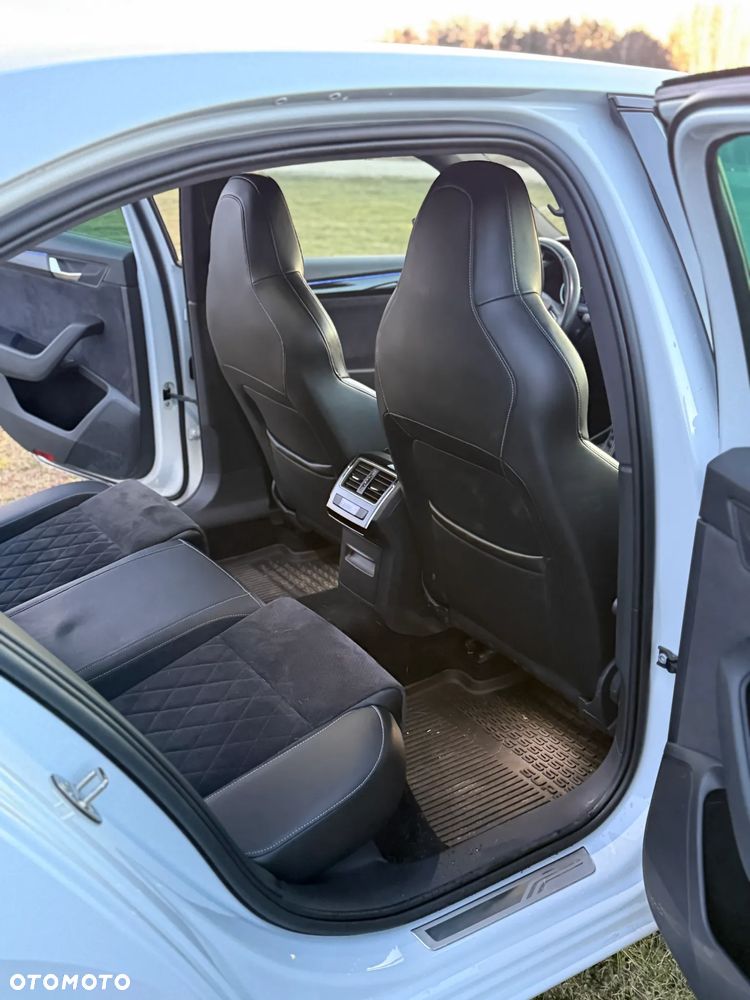 Skoda Superb 2.0 TSI Sportline DSG - 10