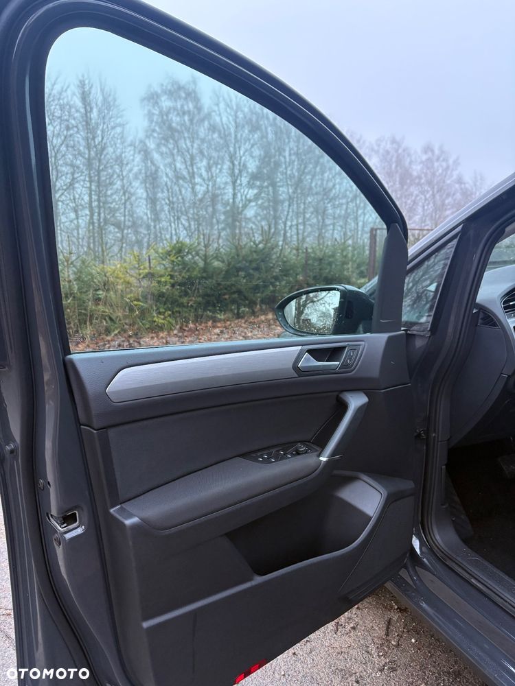 Volkswagen Touran 2.0 TDI BMT Active DSG - 17