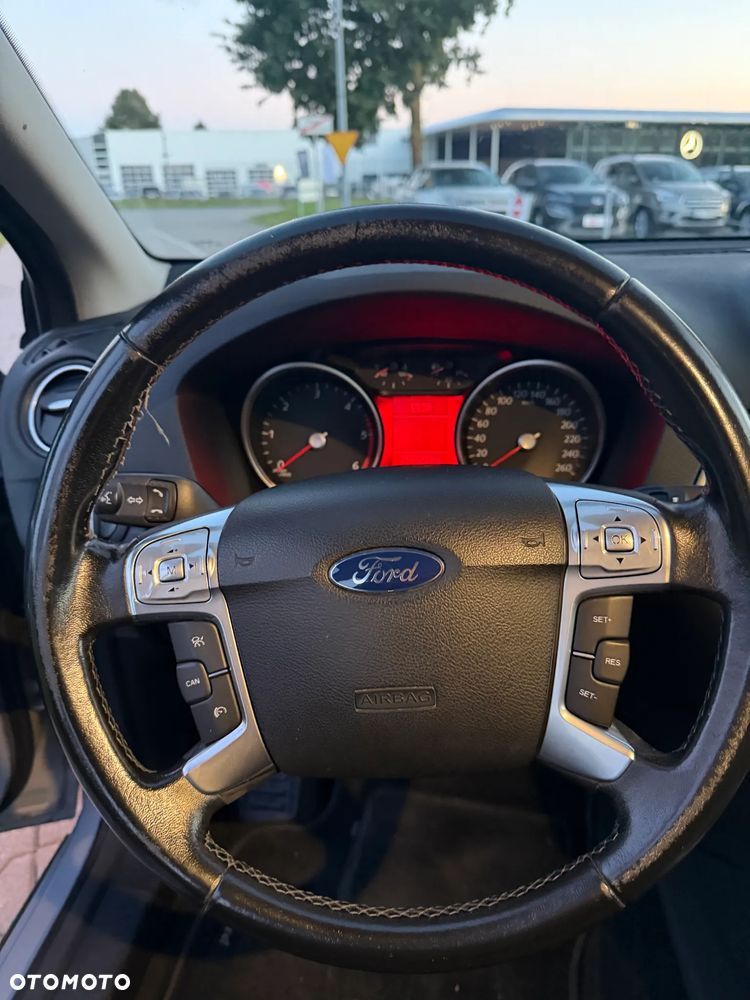 Ford Mondeo - 14