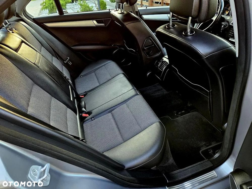 Mercedes-Benz Klasa C 180 BlueEFFICIENCY Avantgarde - 21