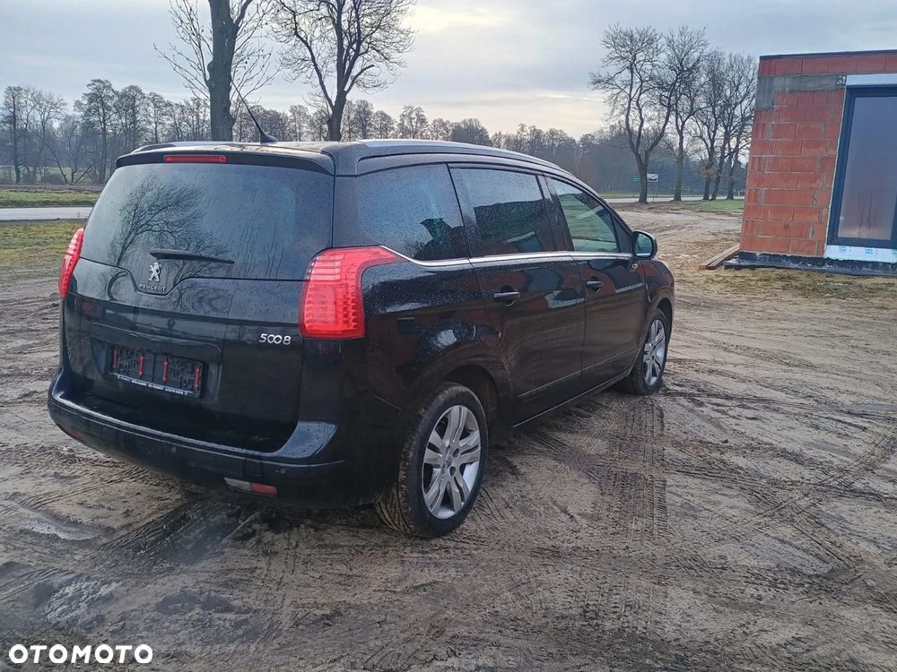 Peugeot 5008 HDI FAP 150 Family Plus - 4
