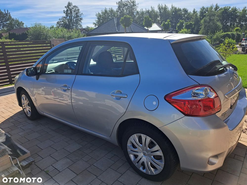 Toyota Auris 1.6 Premium + MM - 2