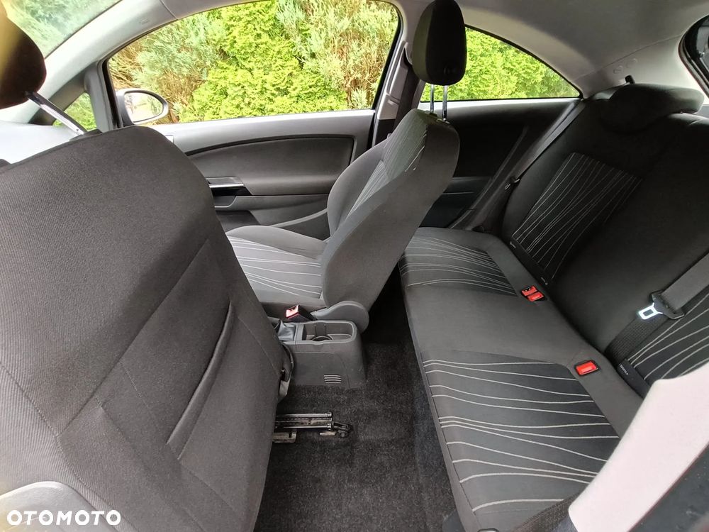 Opel Corsa 1.4 16V Essentia - 20