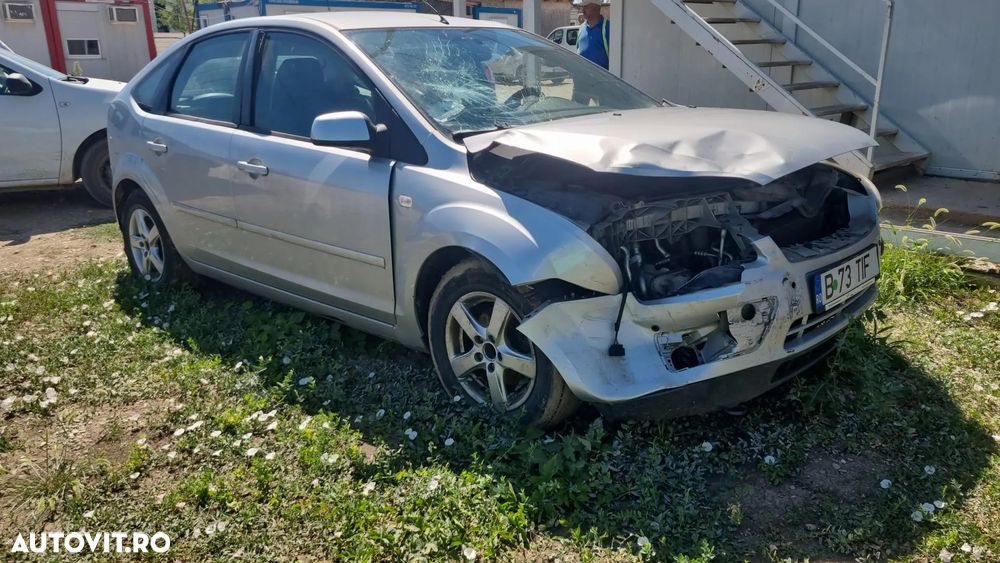 Ford Focus 1.4i Trend - 7