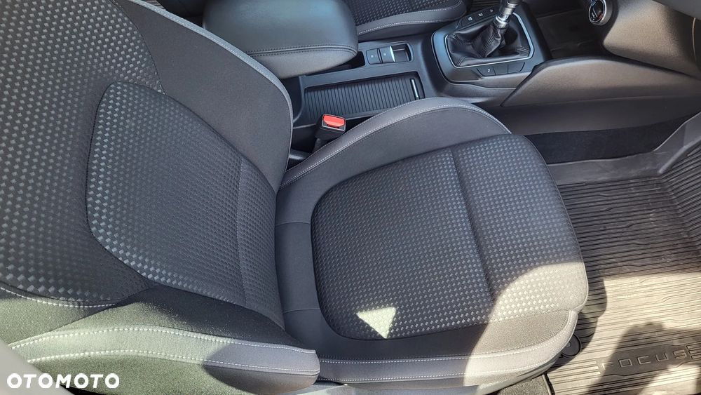 Ford Focus 1.5 EcoBlue Connected - 25