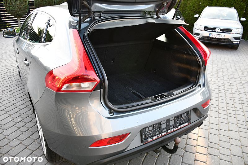 Volvo V40 T3 Momentum - 22