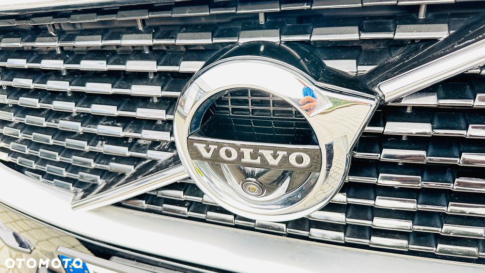 Volvo XC 90 D5 SCR AWD R-Design 7os - 17