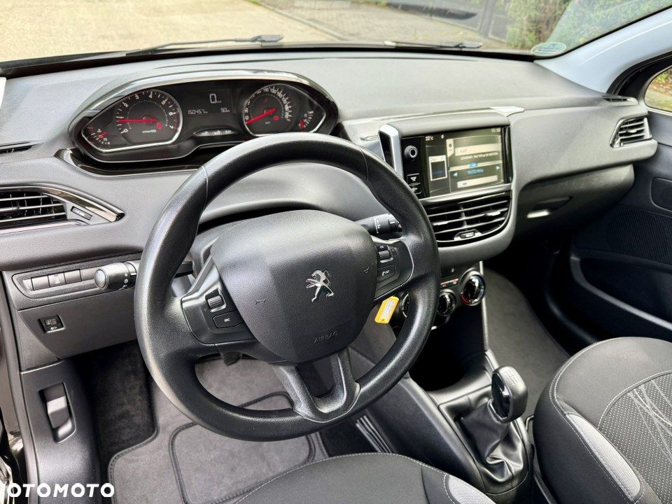 Peugeot 208 1.2 PureTech Allure - 18
