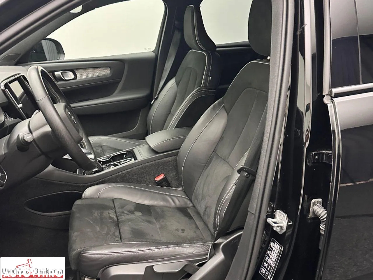 Volvo XC 40 B4 AT8 Mild Hybrid R-Design - 6