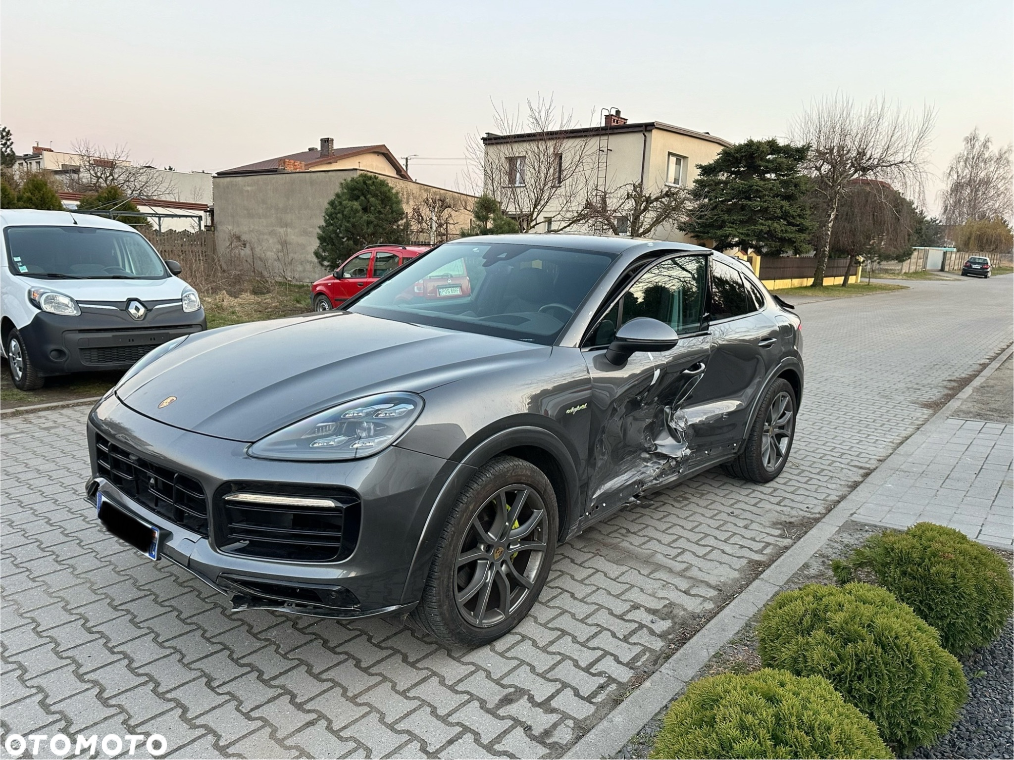Porsche Cayenne Coupe E-Hybrid Platinum Edition - 5