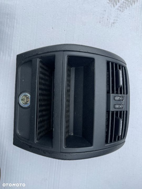 Kratka nawiewu tylna Bmw f10 f11 Europa