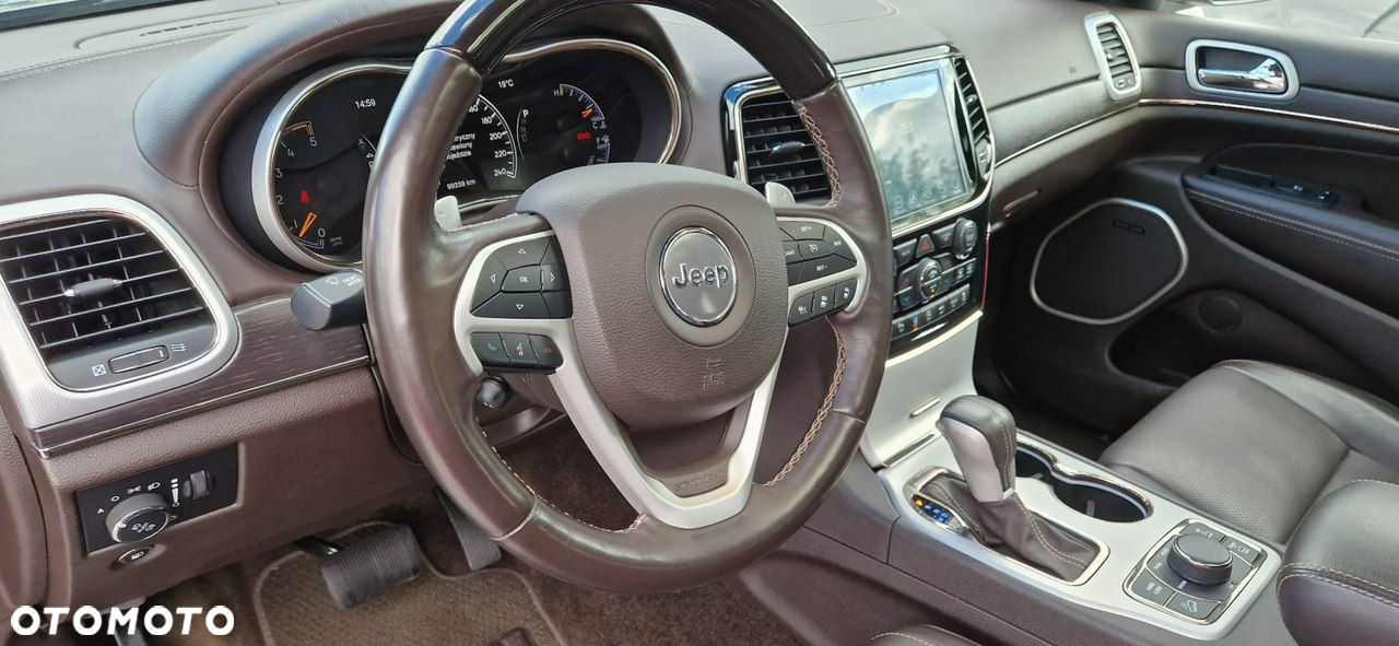 Jeep Grand Cherokee - 35