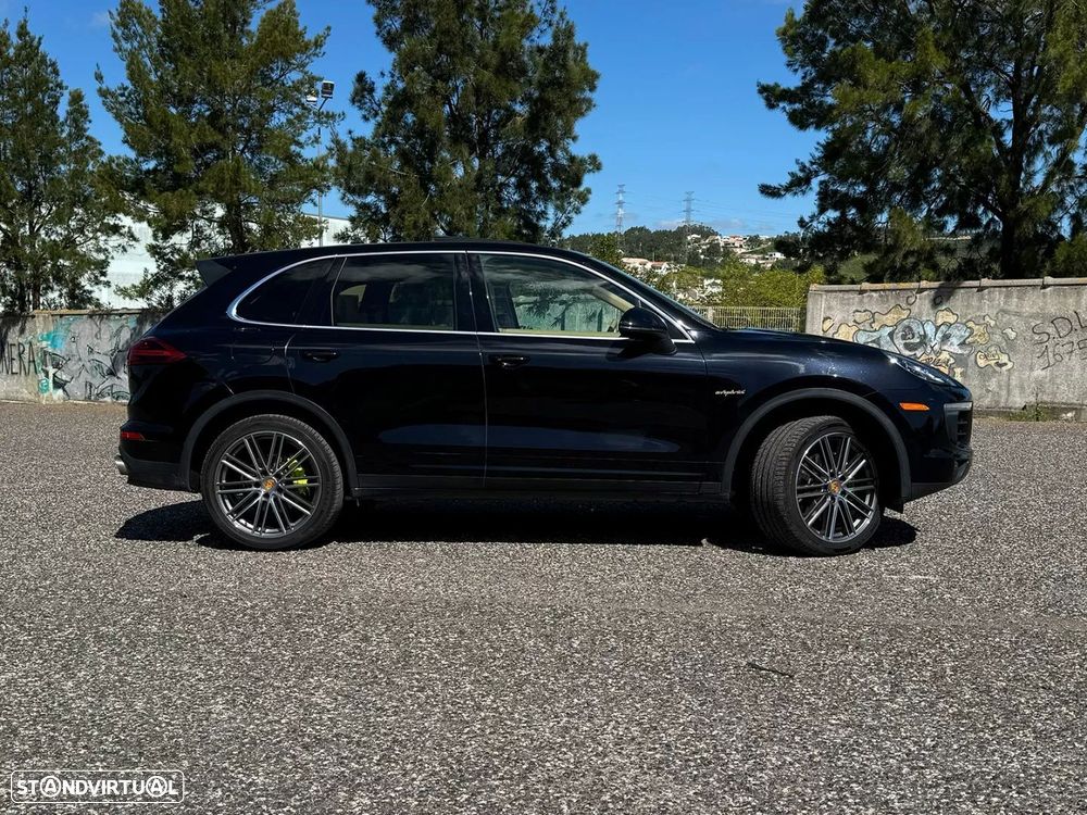 Porsche Cayenne S - 3