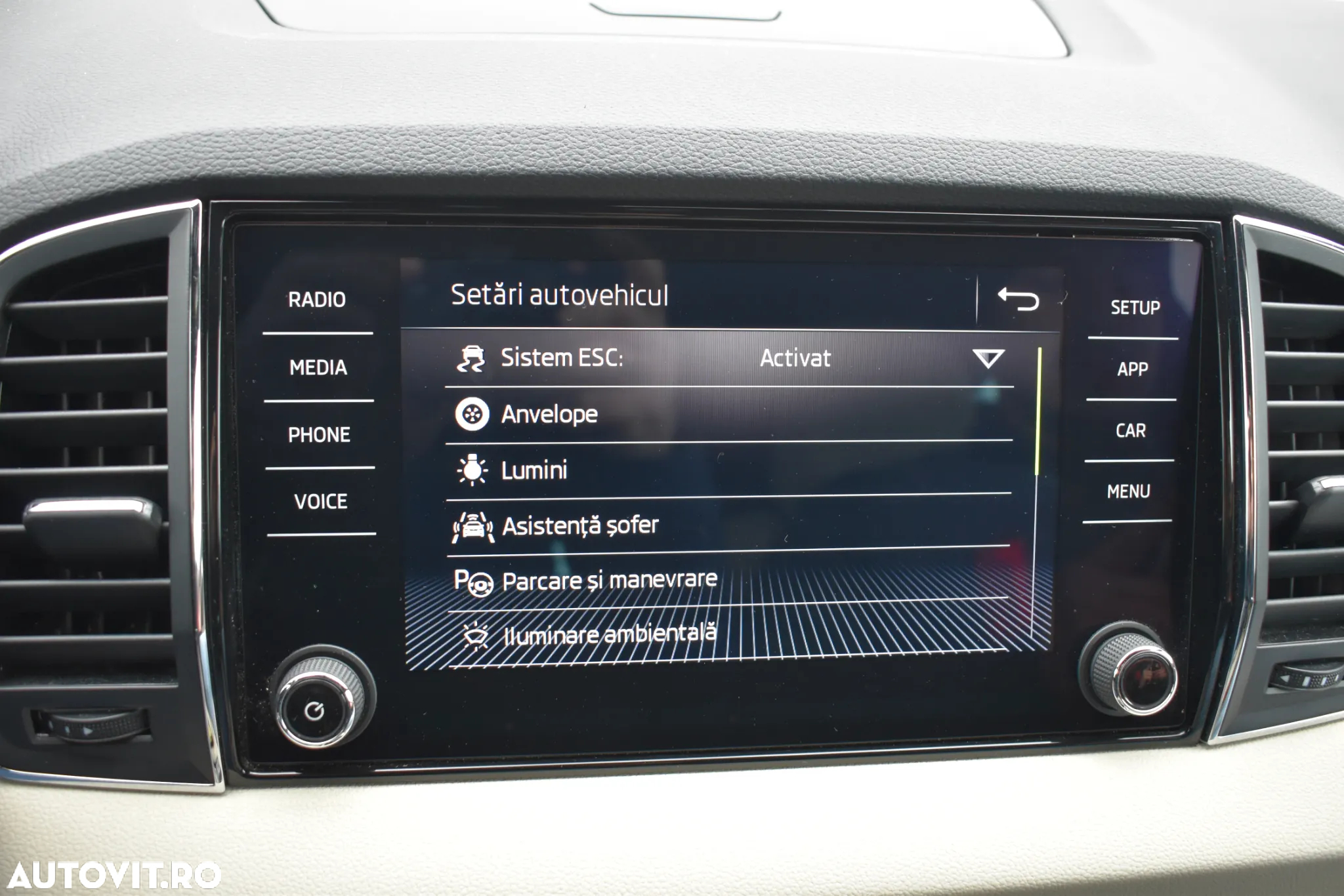 Skoda Karoq 2.0 TDI 4X4 DSG Style - 28