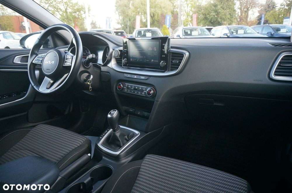 Kia Ceed 1.5 T-GDI M - 17