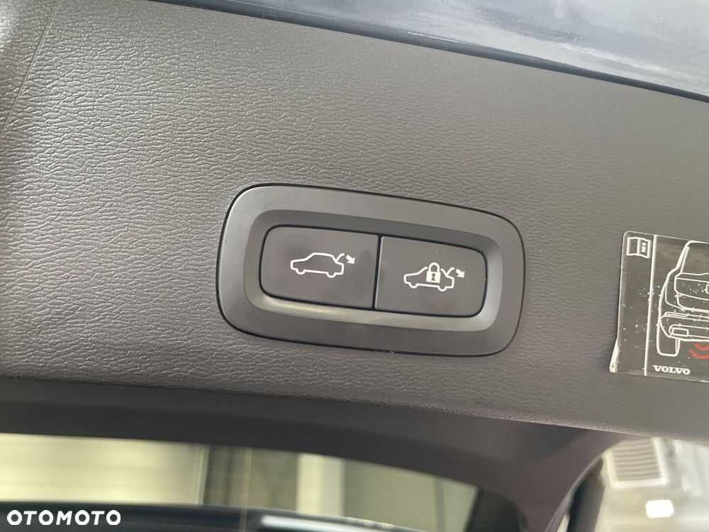 Volvo XC 40 D4 AWD Inscription - 34