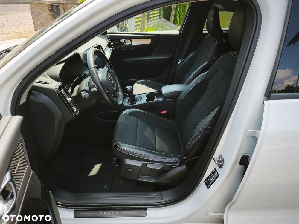 Volvo XC 40 T3 Momentum - 8