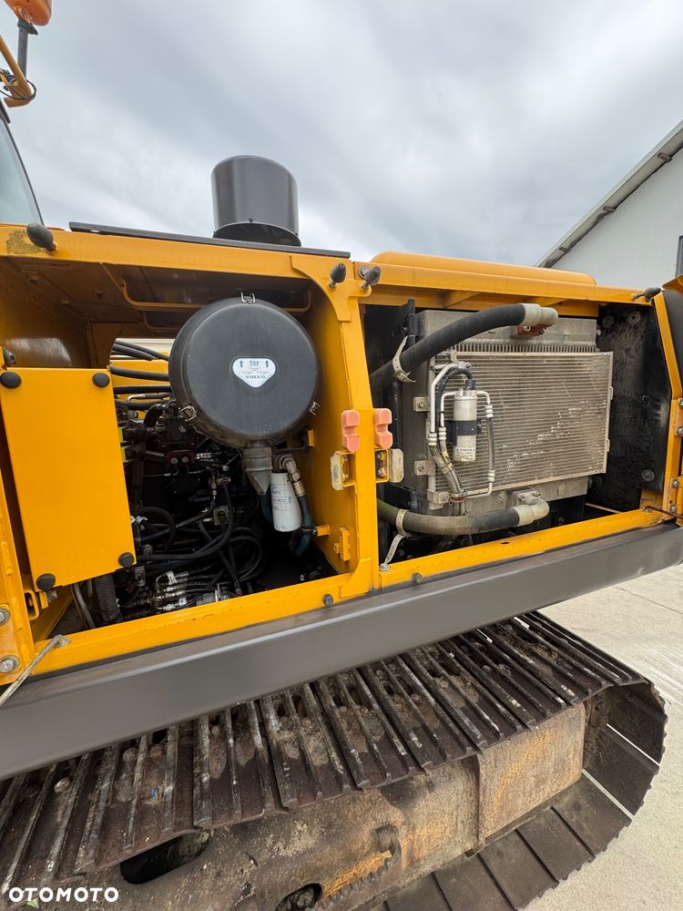 Volvo EC 240 CNL - 15