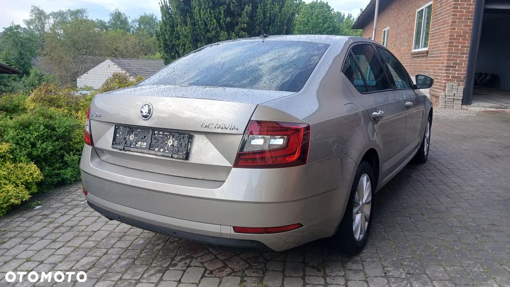 Skoda Octavia 1.6 TDI DSG Ambition - 7