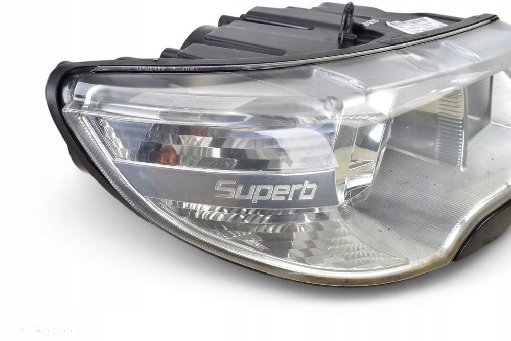 Lampa Prawy Przód Halogen SKODA SUPERB II 2009R EU - 6