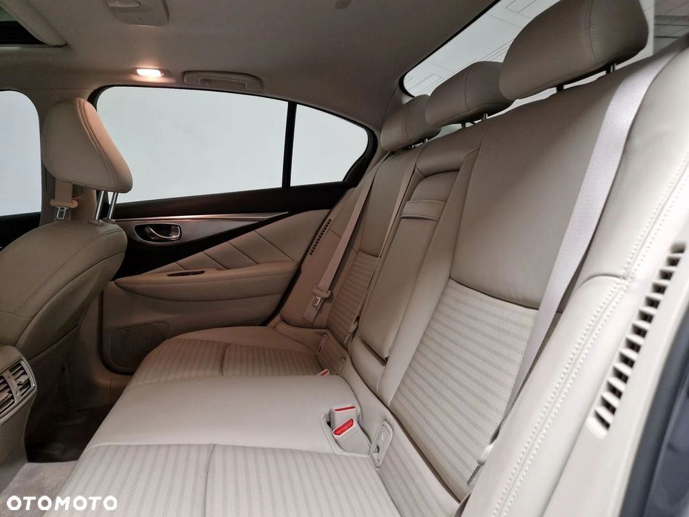 Infiniti Q50 Q50S Hybrid AWD Sport Tech - 16