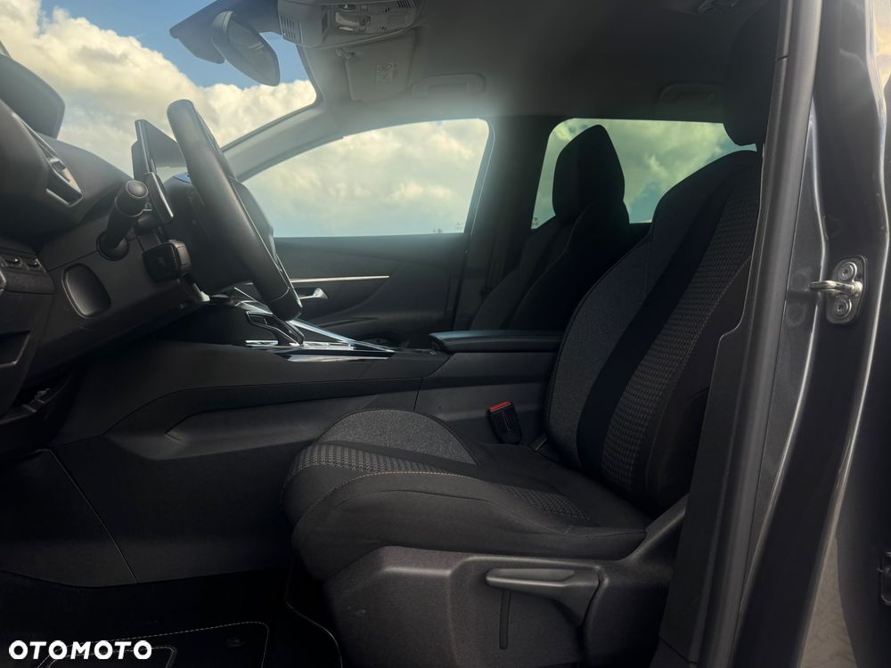 Peugeot 5008 PureTech 130 EAT8 Stop & Start Roadtrip - 24