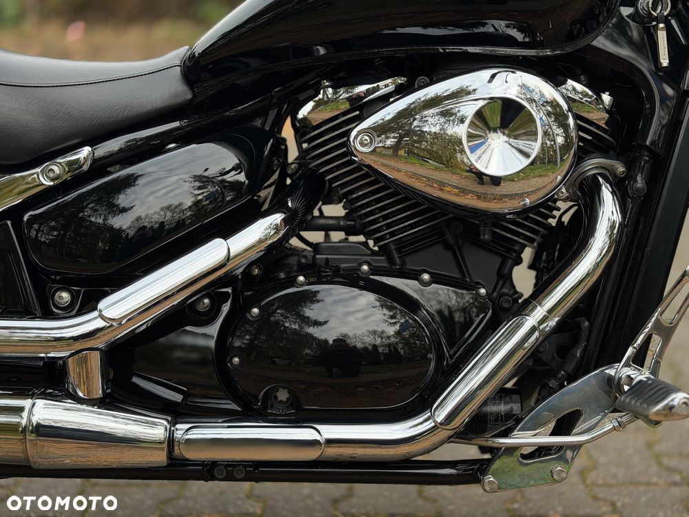 Suzuki Intruder - 12