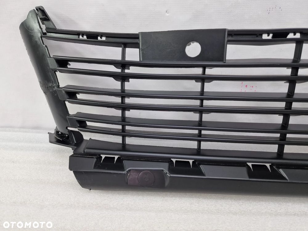 CITROEN JUMPY 3 III SPACE TOURER KRATKA ŚRODKOWA ZDERZAKA PRZEDNIEGO PRZÓD NA PDC , NR 9811718677 , NR AUKCJI KR452 - 4