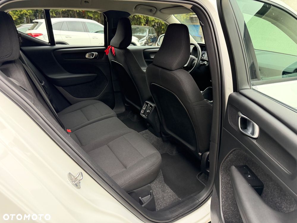 Volvo XC 40 T3 Momentum - 21