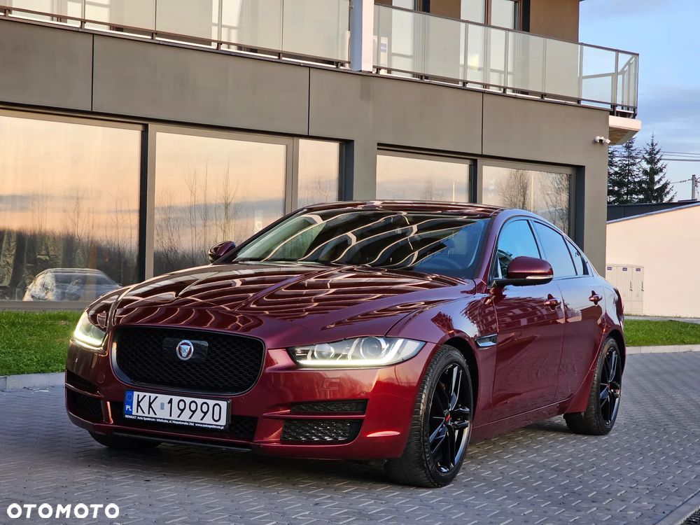 Jaguar XE 2.0 D Prestige - 13