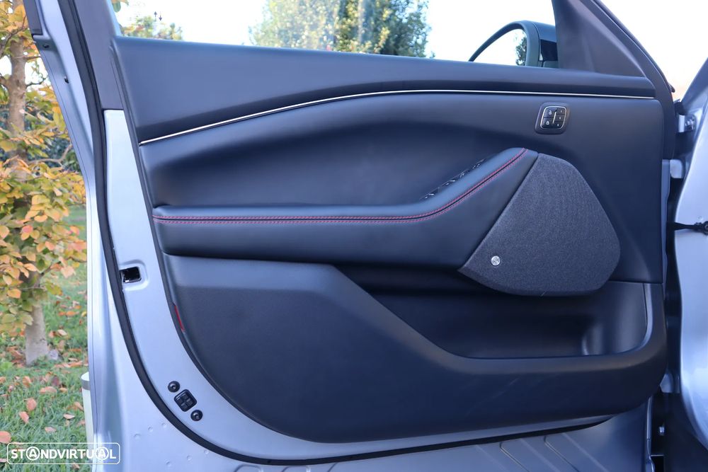 Ford Mustang Mach-E 98.7 kWh Premium - 17