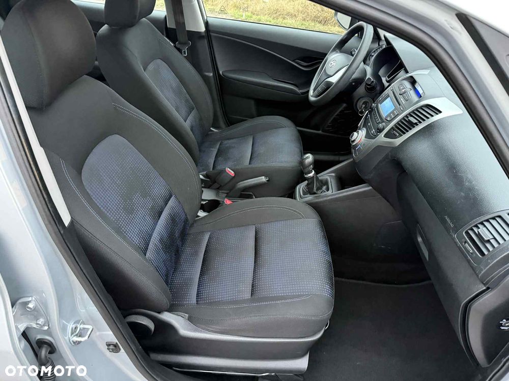 Hyundai ix20 1.4 Comfort - 16