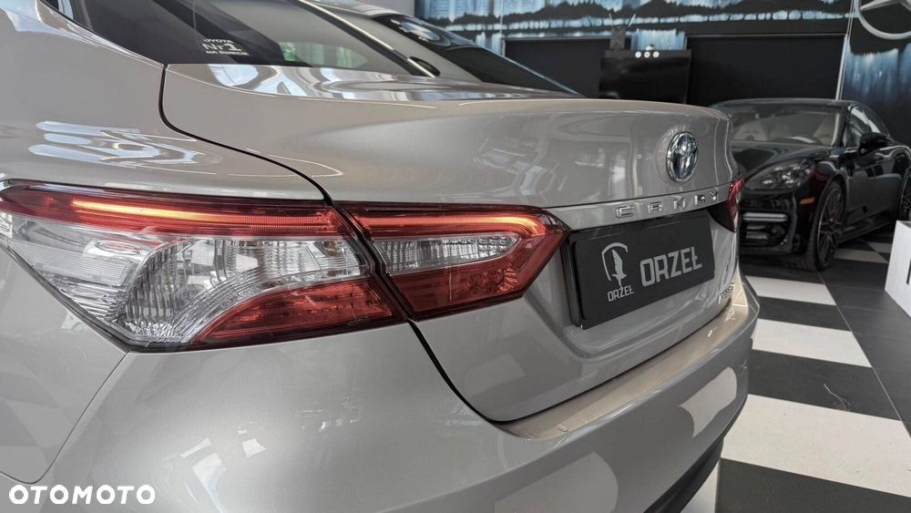 Toyota Camry - 8